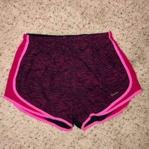 Nike Women's Dry Tempo Shorts - Large